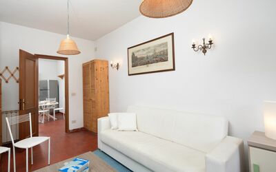 Apuana Suite: Marco, Sofá, Propiedad, Mueble, Mesa, Encendiendo, Diseño De Interiores, Naranja, Sala, Arquitectura