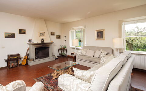 Villa Lastra: Sofá, Mueble, Marco, Planta, Ventana, Mesa, Sala, Planta De Casa, Diseño De Interiores, Suelo