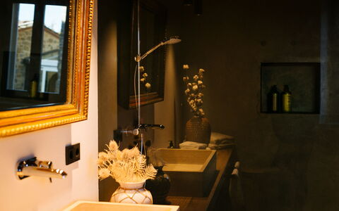 Villa Castiglioni: Marco, Edificio, Ventana, Diseño De Interiores, Encendiendo, Madera, Mesa, Pared, Lámpara, Sala