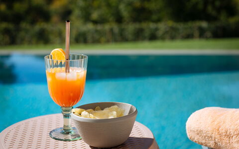 Villa Castiglioni: Comida, Vajilla, Mesa, Agua, Drinkware, Bebida Alcohólica, Ingrediente