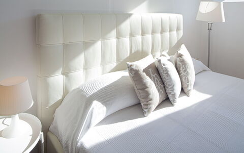 Villa Dell'erta - Levanto, Montale: Sofá, Mueble, Comodidad, Rectángulo, Textil, Encendiendo, Sala, Diseño De Interiores, Arquitectura