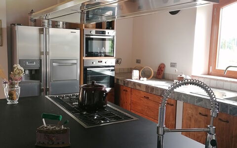 Il Pozzo Di San Barnaba: Propiedad, Gabinetes, El Diseño De Automóviles, Diseño De Interiores, Ventana, Madera, Suelo, Piso, Cocina, Edificio