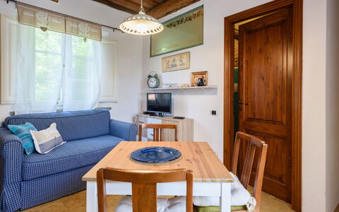 Villa Lorenzana: Mueble, Propiedad, Sofá, Mesa, Azur, Madera, Encendiendo, Diseño De Interiores, Sala, Suelo