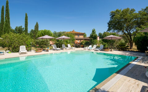 Villa Lorenzana: Agua, Cielo, Planta, Propiedad, Piscina, Azur, Árbol, Mueble Para Exteriores, Agua, Ocio