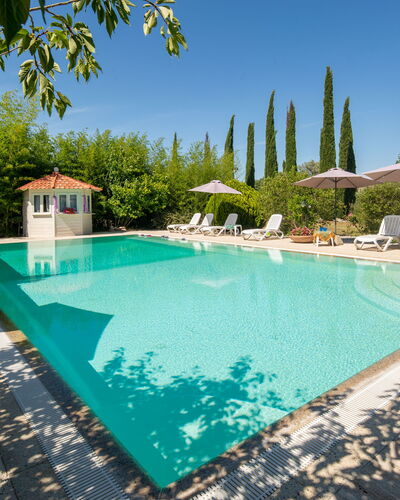 Villa Lorenzana: Agua, Planta, Cielo, Propiedad, Piscina, Azur, Árbol, Edificio, Cuerpo De Agua, Sombra