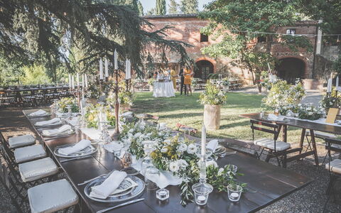 Castelletto Weddings And Events: Planta, Mesa, Propiedad, Mueble, Vajilla, Botánica, Silla, Árbol, Edificio, Encendiendo