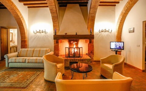 Castelletto Weddings And Events: Mueble, Propiedad, Comodidad, Madera, Silla, Mesa, Naranja, Diseño De Interiores, Encendiendo, Sala