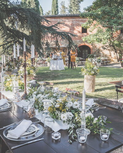 Castelletto Weddings And Events: Planta, Mesa, Propiedad, Mueble, Vajilla, Botánica, Silla, Árbol, Edificio, Encendiendo