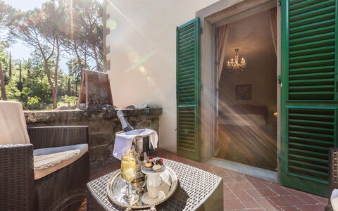 Ville Rosadi Weddings: Propiedad, Bienes Raíces, Habitación, Casa, Casa, Edificio, Diseño De Interiores, Mueble, Arquitectura, Porche