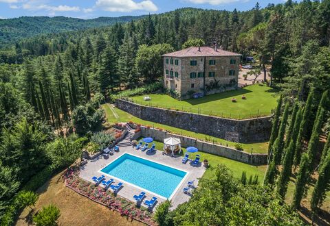 Ville Rosadi Weddings: Propiedad, Hill Station, Inmuebles, Paisaje Natural, Casa, Bienes Raíces, Edificio, Mansión, Árbol, Montaña