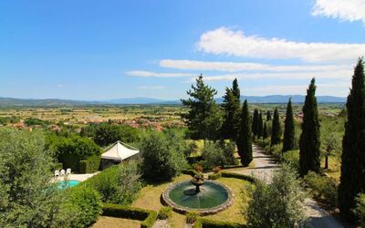 Il Poggiolo: Cielo, Nube, Planta, Árbol, Paisaje Natural, Botánica, El Terreno Del Lote, Hierba, Alerce, Paisaje