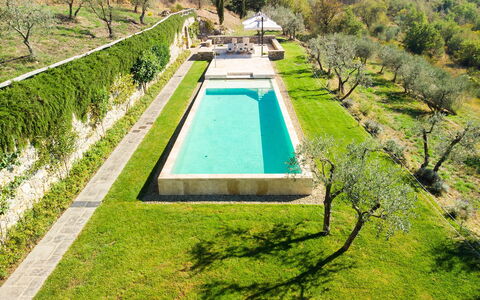 Villa Dorothea: Agua, Planta, Los Recursos Hídricos, Naturaleza, Paisaje Natural, Árbol, El Terreno Del Lote, Hierba, Piscina, Corriente De Agua