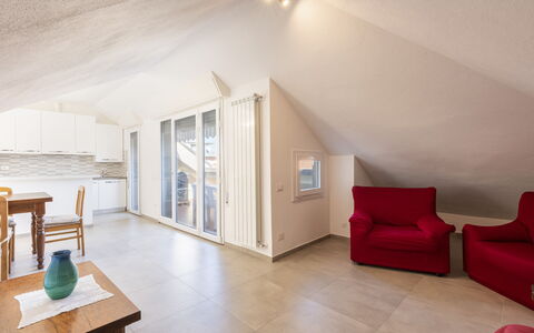 Casa Serchio: Mesa, Mueble, Comodidad, Madera, Diseño De Interiores, Sofá, Sala, Piso, Suelo, Edificio