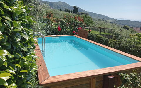 Alla Collina Del Sole: Piscina, Ocio, Jardín, Manchas De Madera, Patio Interior, Paisajismo, Eco Hotel, Madera Dura, Recurso, Fuente De Agua