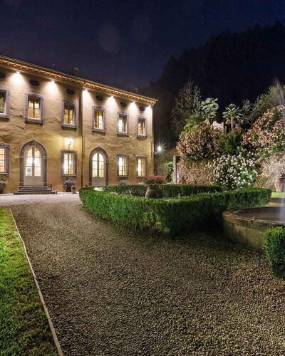 Villa Cantignano: Planta, Propiedad, Cielo, Agua, Edificio, Verde, Árbol, Casa, Bienes Raíces, Paisaje Natural