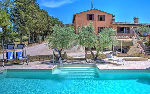Villa Montone: Agua, Planta, Cielo, Propiedad, Tiempo De Día, Edificio, Azul, Azur, Naturaleza, Verde