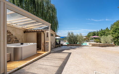 Villa Montone: Material Compuesto, Piscina, Recurso, Sombra, Estructura Al Aire Libre, Eco Hotel, Jacuzzi, Mueble Para Exteriores, Planta De Casa