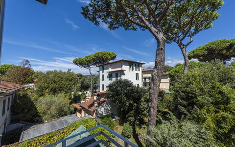 Residenza Morin: Cielo, Nube, Edificio, Tiempo De Día, Propiedad, Planta, Ventana, Azur, Botánica, Árbol