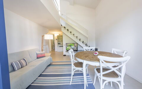 Residenza Morin: Mueble, Mesa, Propiedad, Comodidad, Sofá, Diseño De Interiores, Edificio, Madera, Piso, Suelo