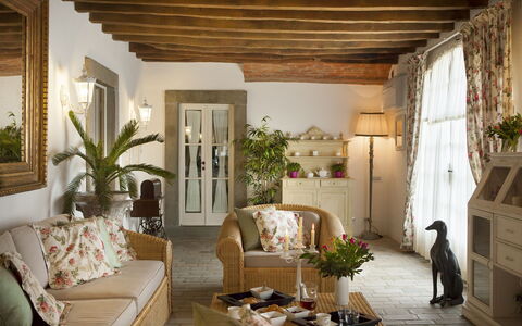 Chianti Fornace 1: Planta, Propiedad, Planta De Casa, Sofá, Diseño De Interiores, Suelo, Sala, Bienes Raíces, Madera, Sombra