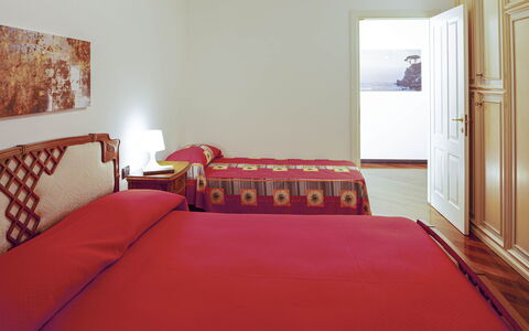 Apartment Fernanda - Levanto: Propiedad, Mueble, Edificio, Comodidad, Madera, Puerta, Textil, Diseño De Interiores, Casa, Piso