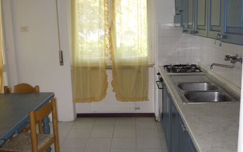 Casa Argentario: Fregadero, Lavabo, Gabinetes, Grifo, Cocina, Diseño De Interiores, Estufa De Cocina, Madera, Mostrador, Suelo