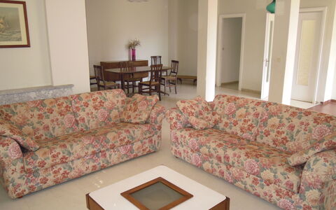 Casa Argentario: Marrón, Sofá, Mueble, Propiedad, Marco, Comodidad, Madera, Diseño De Interiores, Encendiendo, Sofá Cama