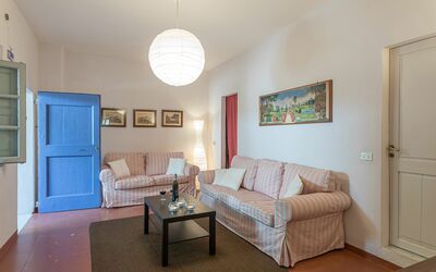 Casa Lavanda: Marco, Mueble, Propiedad, Mesa, Azur, Madera, Comodidad, Sofá, Diseño De Interiores, Sala