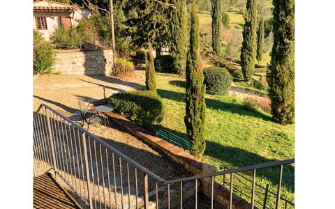Borgo Delle Fonti: Arbusto, Jardín, Cobertura, Paisajismo, Hojas Perennes, Patio Interior, Villa, Familia De Pino