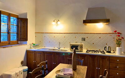 Le Fonti 14: Diseño De Interiores, Madera, Piso, Techo, Cocina, Habitación, Mueble, Suelo, Encendiendo, Mostrador