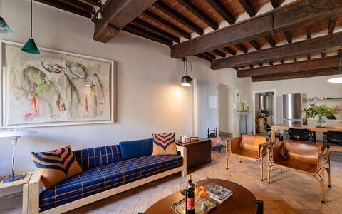 Appartamento Palei: Sofá, Mueble, Propiedad, Mesa, Edificio, Marco, Planta De Casa, Encendiendo, Madera, Piso