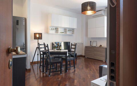Novoli Suite Apartment: Mesa, Mueble, Propiedad, Marco, Sofá, Encendiendo, Silla, Madera, Planta De Casa, Diseño De Interiores