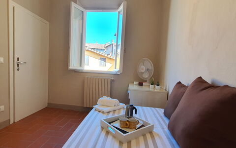 Loft Lucca: Propiedad, Mueble, Mesa, Comodidad, Ventana, Azur, Madera, Diseño De Interiores, Vajilla, Encendiendo