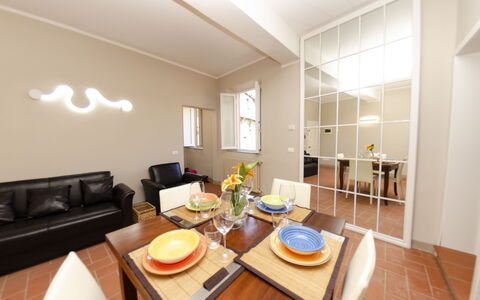 Loft Lucca: Mesa, Mueble, Propiedad, Sofá, Edificio, Vajilla, Comodidad, Planta De Casa, Madera, Diseño De Interiores