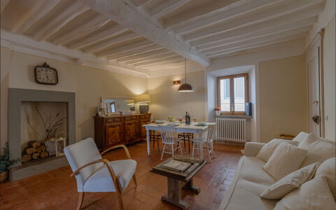 Appartamento Mancini: Mueble, Marco, Mesa, Edificio, Madera, Ventana, Sofá, Planta De Casa, Diseño De Interiores, Piso