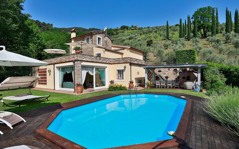 La Quiete: Agua, Cielo, Planta, Edificio, Propiedad, Piscina, Naturaleza, Azur, Silla, Árbol