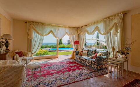 La Quiete: Planta, Propiedad, Mueble, Edificio, Ventana, Decoración, Comodidad, Textil, Casa, Silla