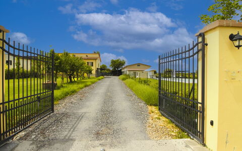 Casa Angela: Piscina, Barrio Residencial, Recurso, Ocio, Thermae, Inmuebles, Mueble Para Exteriores, Asentamientos Humanos, Villa, Hacienda