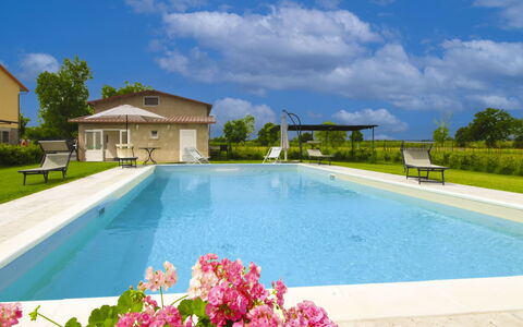 Casa Angela: Piscina, Barrio Residencial, Recurso, Ocio, Thermae, Inmuebles, Mueble Para Exteriores, Asentamientos Humanos, Villa, Hacienda