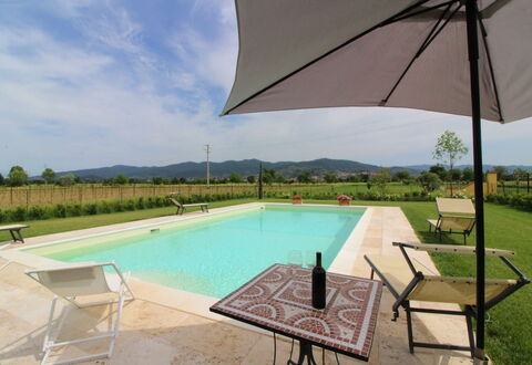 Casa Angela: Agua, Cielo, Propiedad, Planta, Piscina, Edificio, Nube, Azur, Paraguas, Sombra