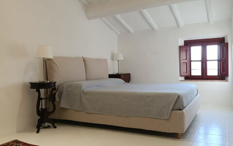 San Tommaso: Diseño De Interiores, Pared, Piso, Suelo, Habitación, Cama, Techo, Mueble, Encendiendo, Habitación