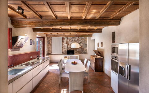 San Tommaso: Mueble, Propiedad, Diseño De Interiores, Encendiendo, Cocina, Mesa, Madera, Piso, Suelo, Sala