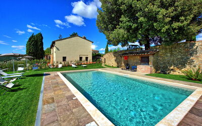 Montauto: Agua, Planta, Cielo, Nube, Propiedad, Piscina, Edificio, Naturaleza, Azur, Árbol