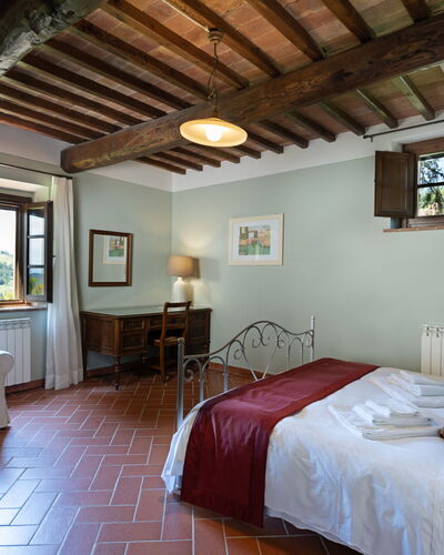 Montauto: Edificio, Mueble, Ventana, Comodidad, Madera, Diseño De Interiores, Casa, Arquitectura, Suelo