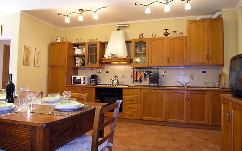 Villino Setteponti: Gabinetes, Mueble, Mostrador, Mesa, Electrodoméstico, Madera, Cocina, Diseño De Interiores, Encendiendo, Aparato De Cocina