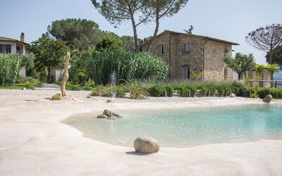 Villa Tavernacce: Agua, Cielo, Planta, Edificio, Los Recursos Hídricos, Ventana, Árbol, Azur, Casa, Arecales