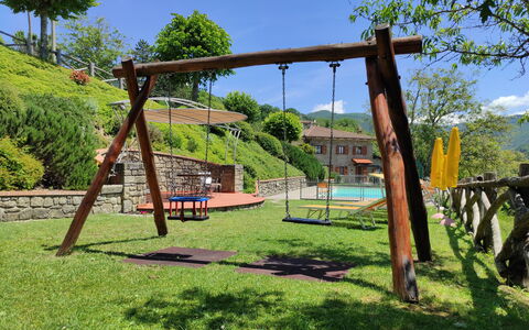 Villa Renaccio: Cielo, Planta, Árbol, Sombra, El Terreno Del Lote, Ocio, Madera, Paisaje, Hierba, Recreación