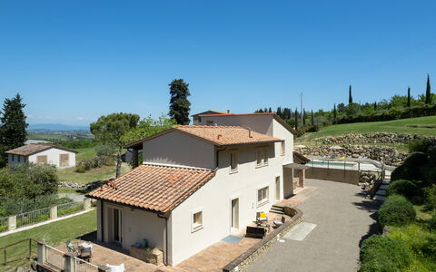 Villa Noemi: Planta, Cielo, Edificio, Ventana, Árbol, Casa, El Terreno Del Lote, Paisaje, Área Rural, Bienes Raíces
