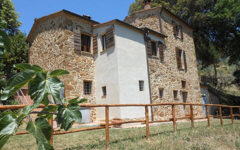 Casa Mulinello: Planta, Edificio, Ventana, Cielo, Propiedad, Árbol, Naturaleza, Cerca, Bienes Raíces, Fachada