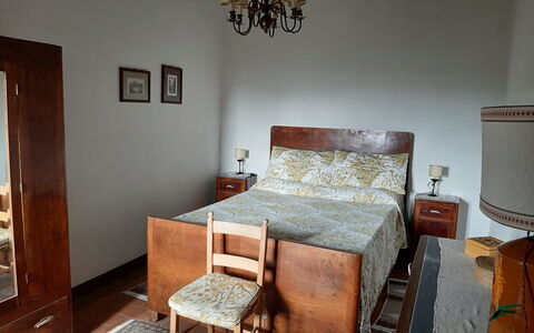 Casa Mulinello: Mueble, Edificio, Propiedad, Comodidad, Madera, Cajón, Diseño De Interiores, Piso, Mesa, Silla